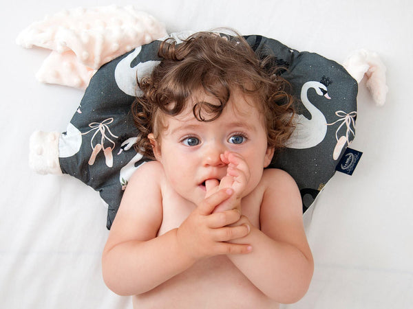 SLEEPY PIG PILLOW - BLOOMING BOUTIQUE - PAPAYA